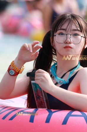 超级可爱的女仆