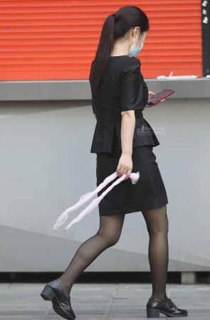 【珏一笑而过】诱惑街拍黑丝OL