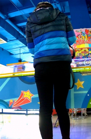 丰臀紧身黑裤MM