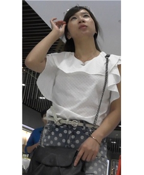 街拍高腰热裤苹果臀颜值美女 [759 MB]