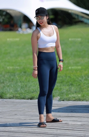 1666喜欢自拍的美女