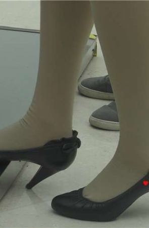 4k-肉丝美女高跟OL制服汽车销售员，各种局部特写看个够