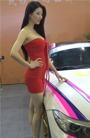 街拍车展红裙高跟靓模 [10.7 GB/MP4]
