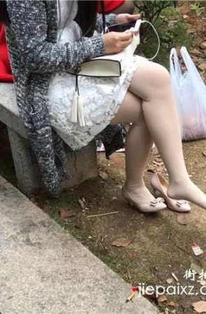 街拍丝足高跟连衣裙性感美少妇
