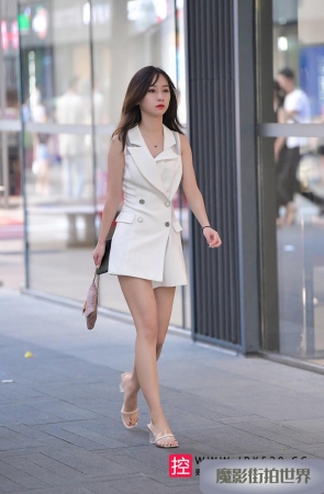 白嫩小姐姐3A3310[421M]