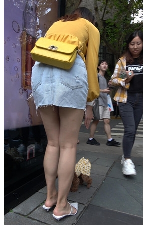 黄衣牛仔裙妹子[1.64G/MP4]