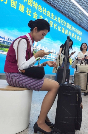 4K视频南航空姐肉丝美腿高跟形象身材很赞