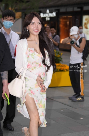 22526-6+87/性感丰满小姐姐 14P