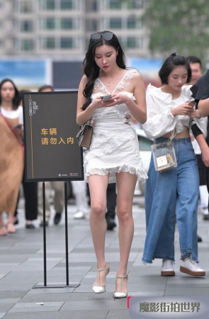 性感的蕾丝花裙美女3A1851[836M]