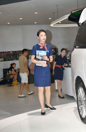 端庄韵味礼仪美女