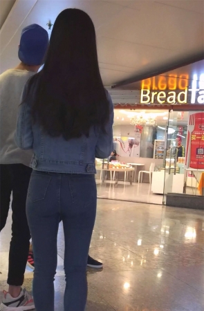 黑色美臀女和牛仔美妞的臀都好看