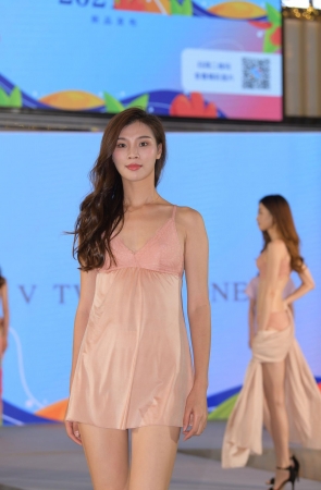 多套多模，美美哒