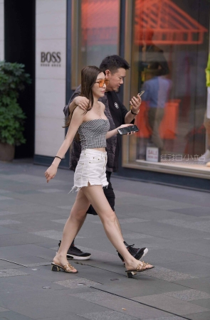 ‘大哥’的女人