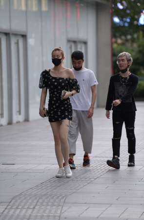 性感美背小姐姐