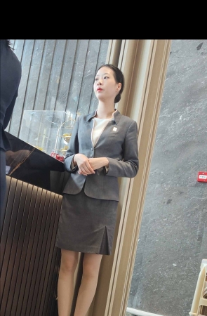 4K视频售楼处轻熟案场顾问肉丝美腿形象身材都在线