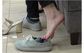 4K – 体验高清晰画质的白嫩玉足MM [402 MB/MP4]