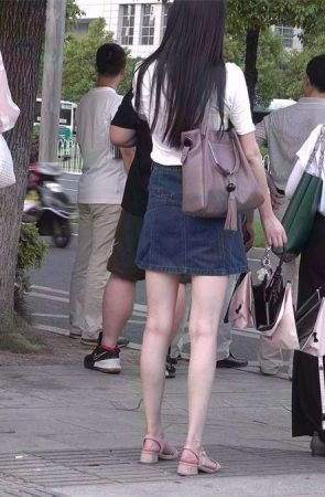 极度粉嫩玉足靓妹