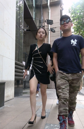 高跟美腿性感短裙美女