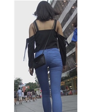 4k-青春活力紧身蓝牛美眉跟闺蜜逛街 [1.84 GB]