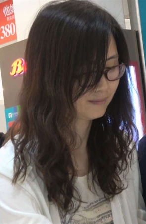 脚很美丽的极致眼镜美女