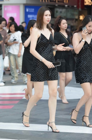 玉足街拍高跟shaofu