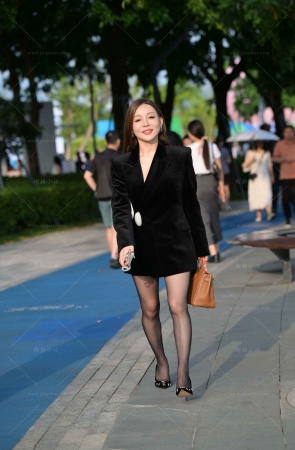 嘿丝高跟气质白富美