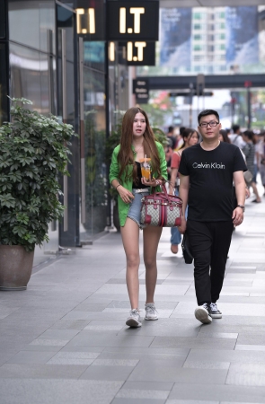 超短热裤配肉丝