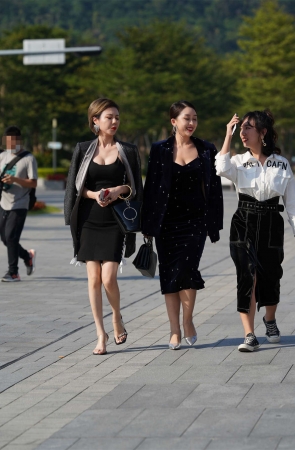 影行者街拍作品 – 霸气短发凉高御姐