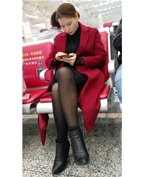 4k-大红色毛呢外套，性感长腿黑丝御姐