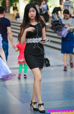 李欢原创——–黑色裹身裙，美女（12P）