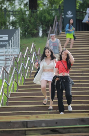 面容姣好的女孩 看着就是一种享受