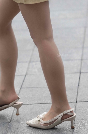 肉丝街拍高跟少妇-14P