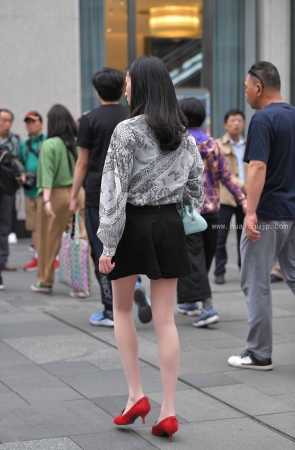 9511-3+25 肉丝短裙女子 5P