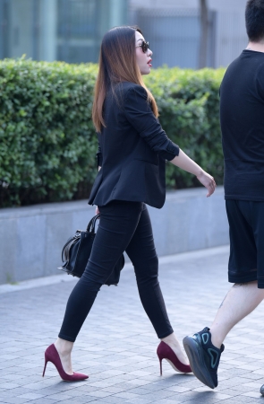 细高跟美腿美女