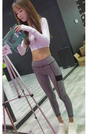 身材很好的A4腰美女[758M/MP4]