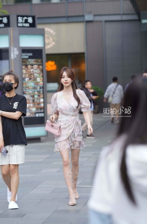 抓拍美丽大方女神姐姐