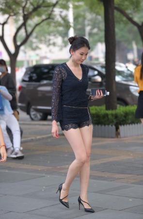 长腿高跟美少妇