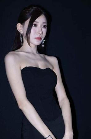 极品美腿玉足包臀裙 [216P-1.48GB]