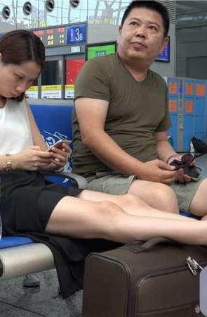 极品白皙粉嫩玉足美腿姐姐 [3.93 GB/MP4]