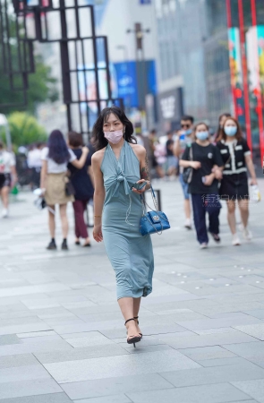 街拍裹身长裙时尚姐姐