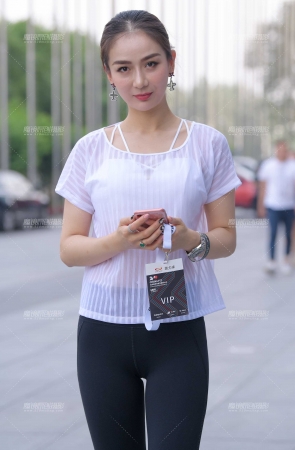 漂亮的瑜伽美女