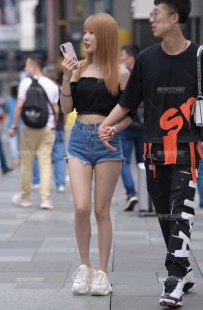 夏日热裤女盆友~