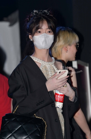 23415+86穿着肉丝的美女来看show～ 13P