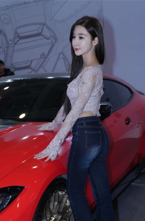 甜美火辣李书欣