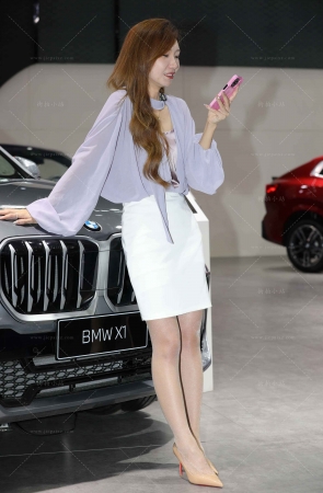 荧光丝高跟鞋售车美女主播