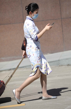 【街拍心灵】街拍空姐旗袍灰丝美腿