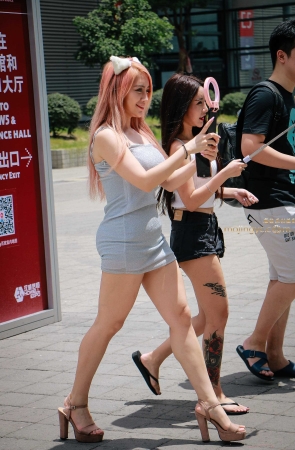 丰满肉欲包臀超短裙