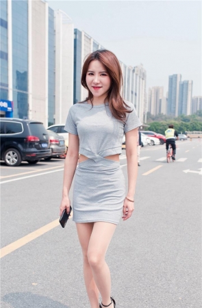 采购中心广场极品包屯裙肉丝美女模拍原版图片3A123[333P-2.3G]