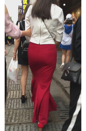 红色鱼尾裙小姐姐