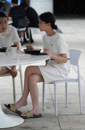 车展篇-午餐中的拖鞋礼仪57P 12P